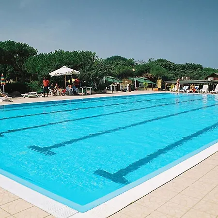 Attractive Mobile Home In Sorso With Shared Pool בית נופש
